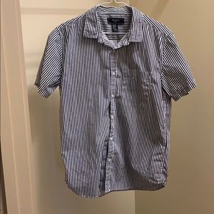 Vertical striped men’s shirt